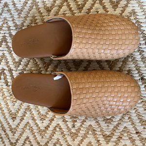 Magnolia Clogs